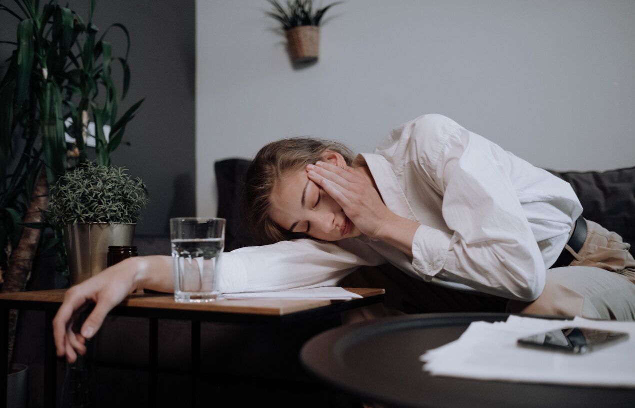 Energy-draining factors: Why are we always tired and stressed?